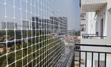 Balcony safety nets
